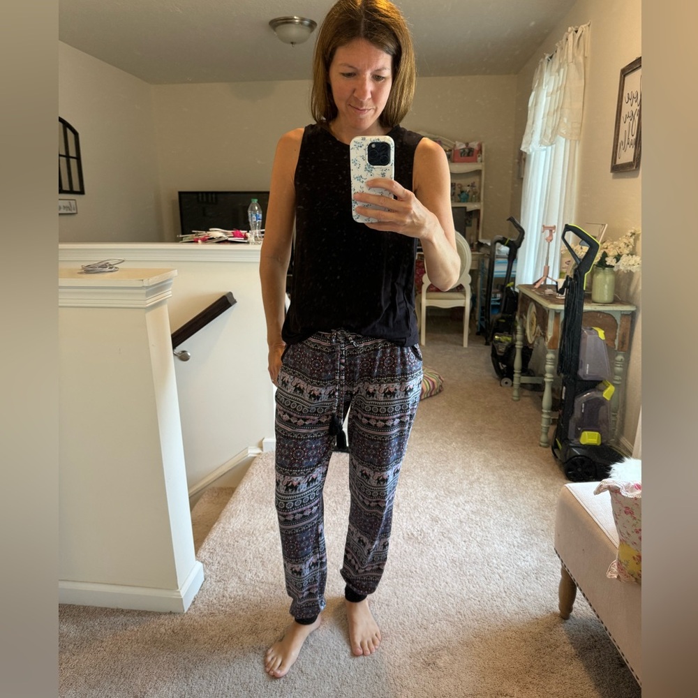 No boundaries Elephant jogger pants